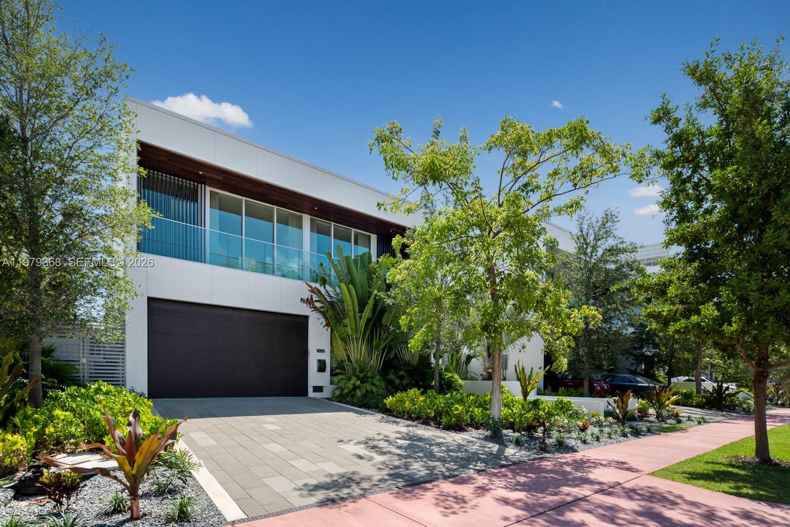 1051 W 48th St #4, Miami Beach FL 33140