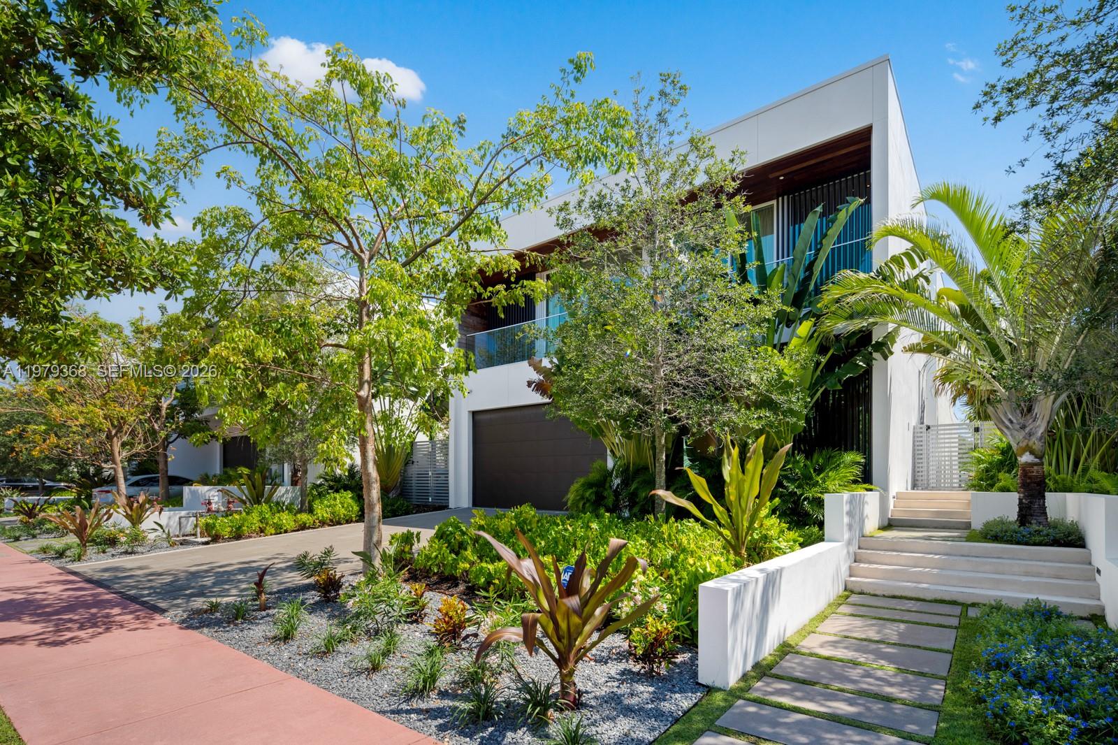1051 W 48th St #4, Miami Beach FL 33140