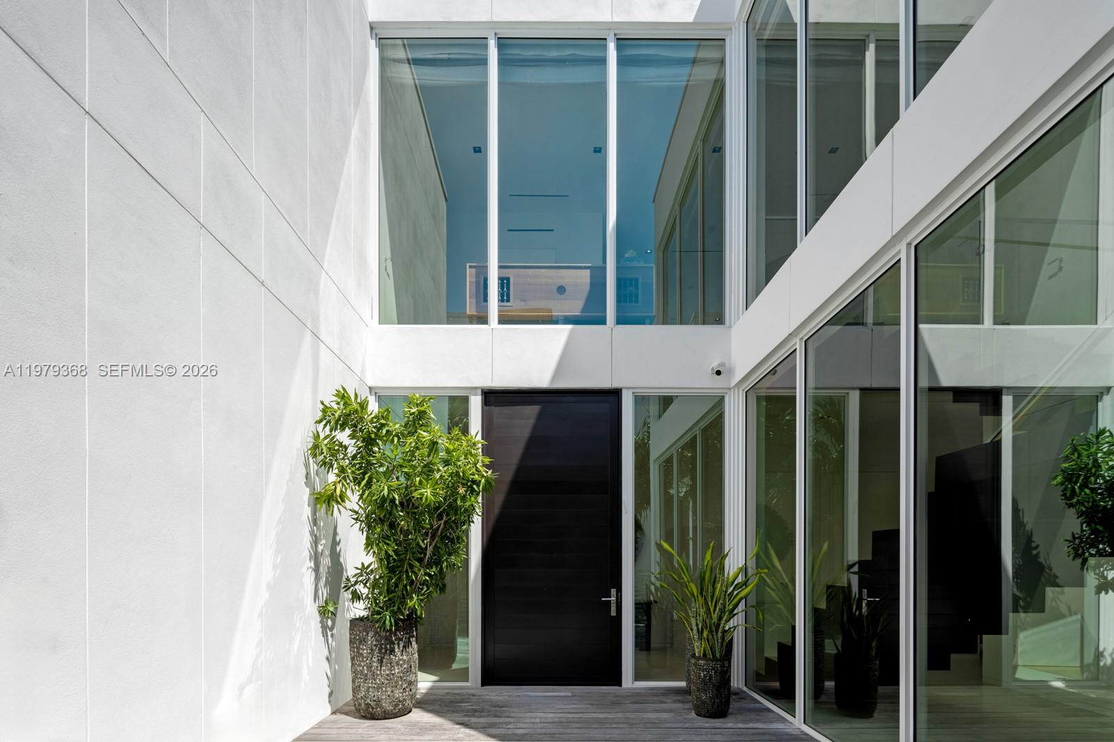 1051 W 48th St #4, Miami Beach FL 33140