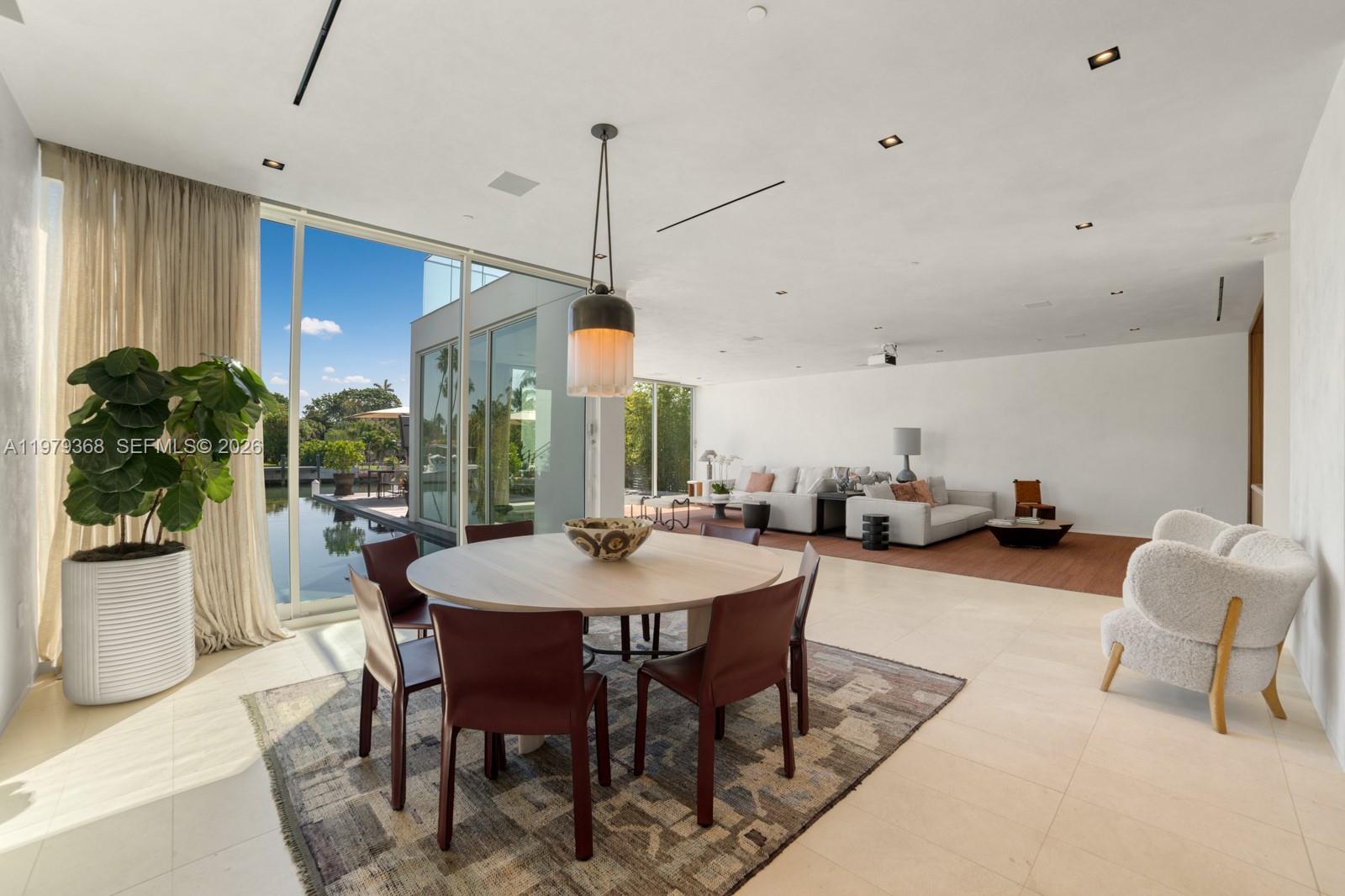 1051 W 48th St #4, Miami Beach FL 33140