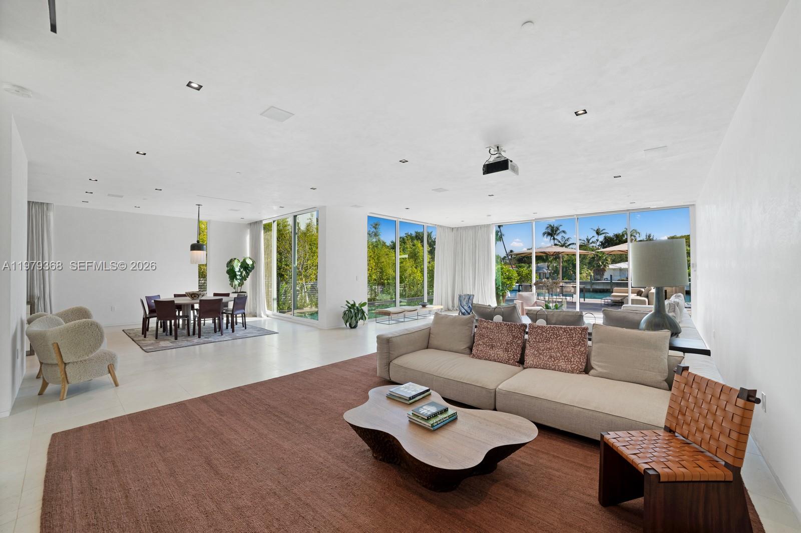 1051 W 48th St #4, Miami Beach FL 33140