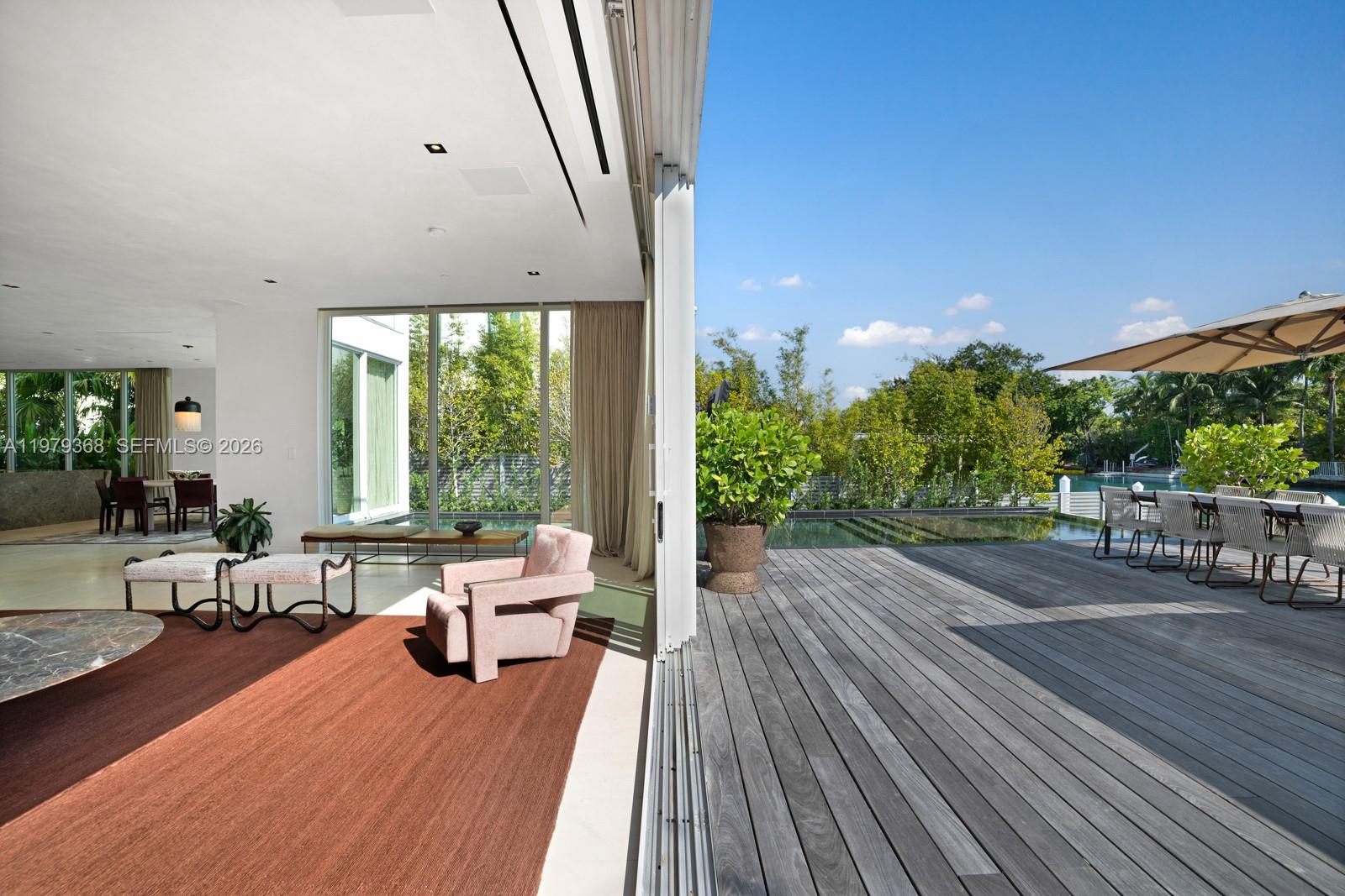 1051 W 48th St #4, Miami Beach FL 33140