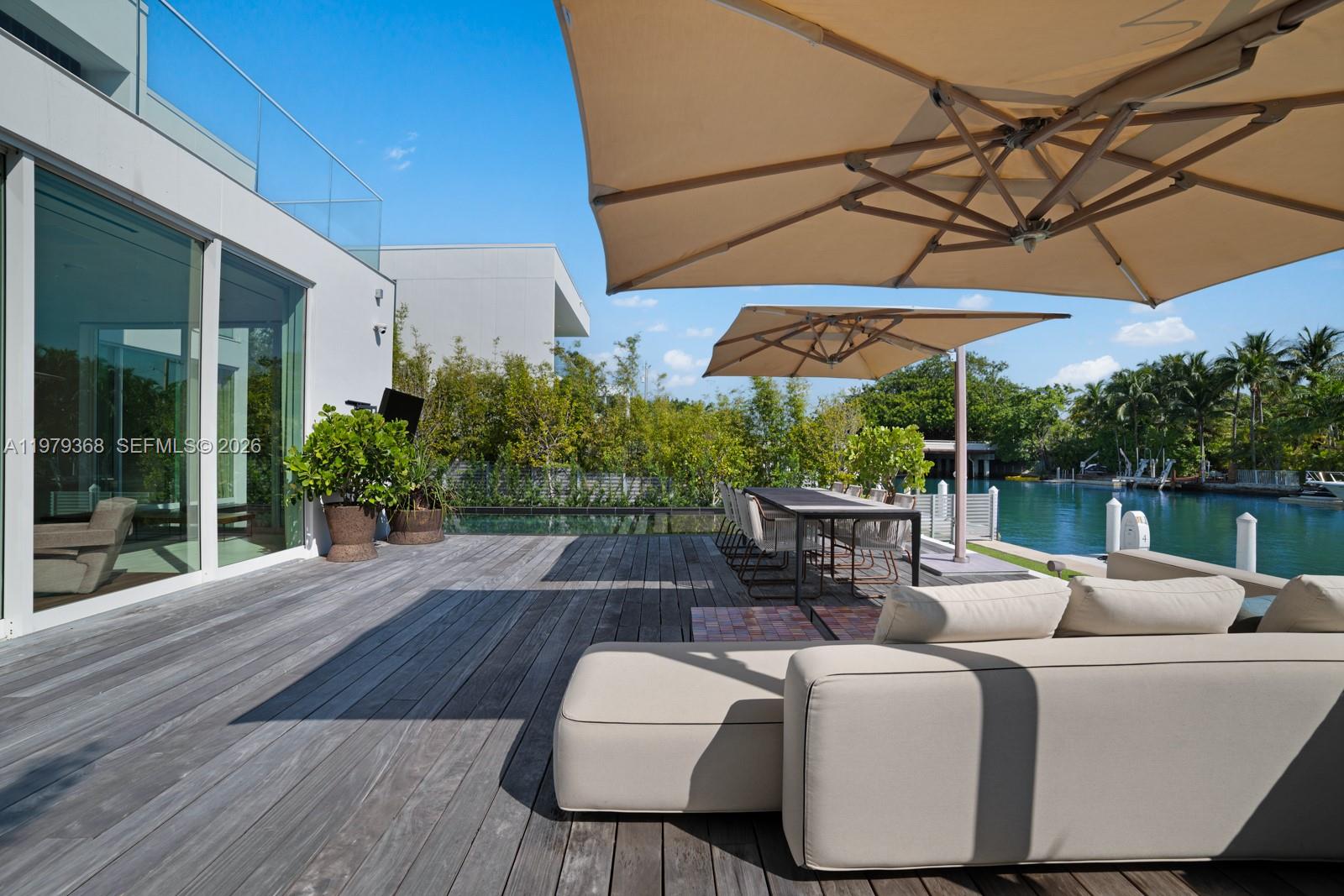 1051 W 48th St #4, Miami Beach FL 33140