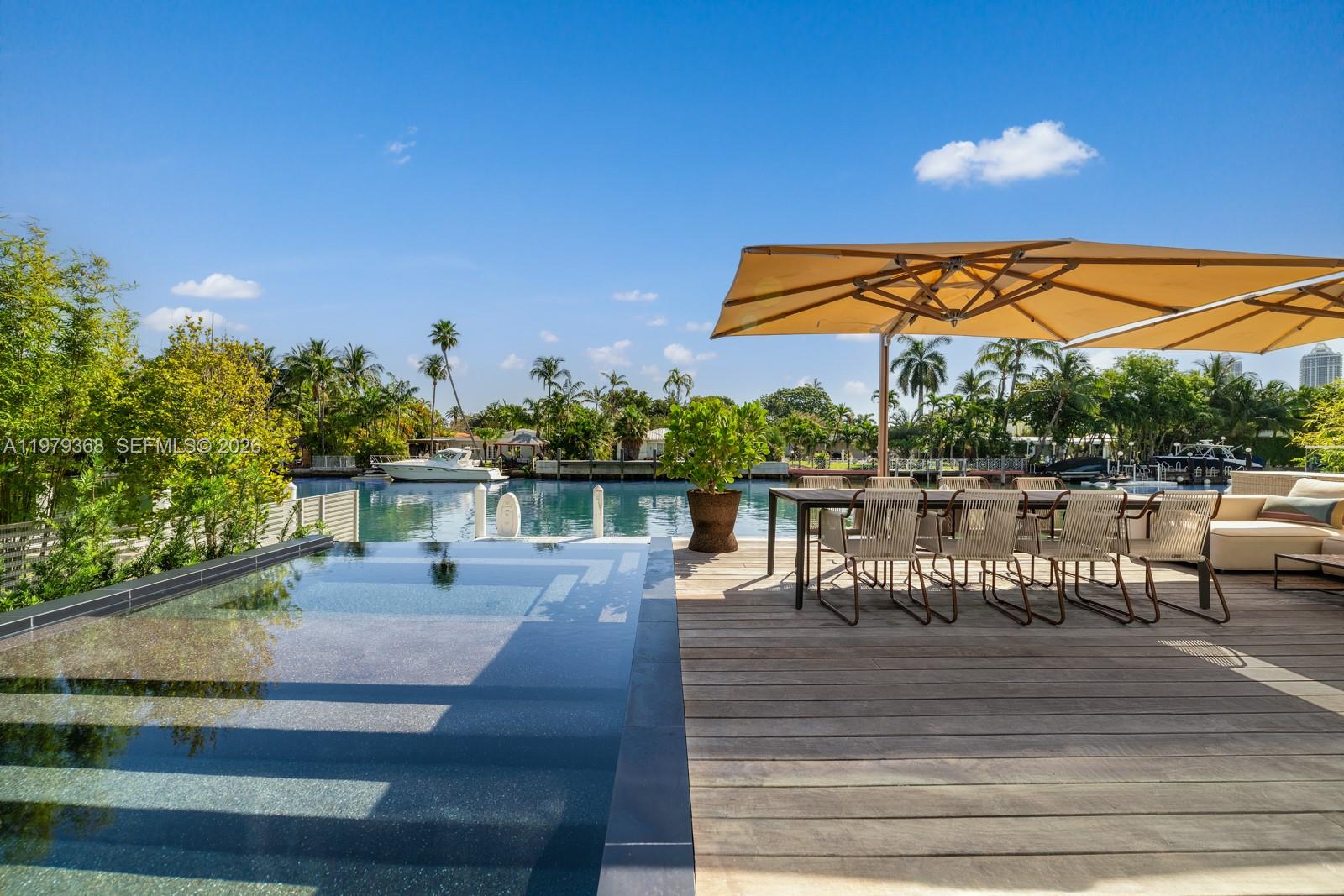 1051 W 48th St #4, Miami Beach FL 33140