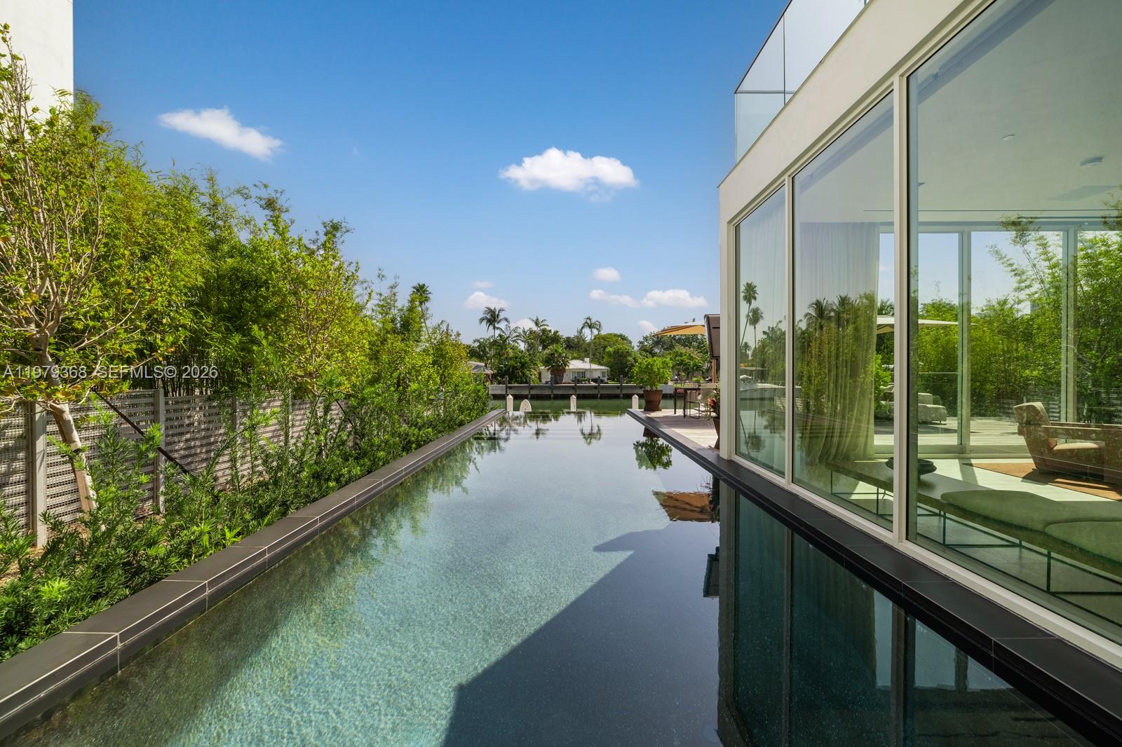 1051 W 48th St #4, Miami Beach FL 33140