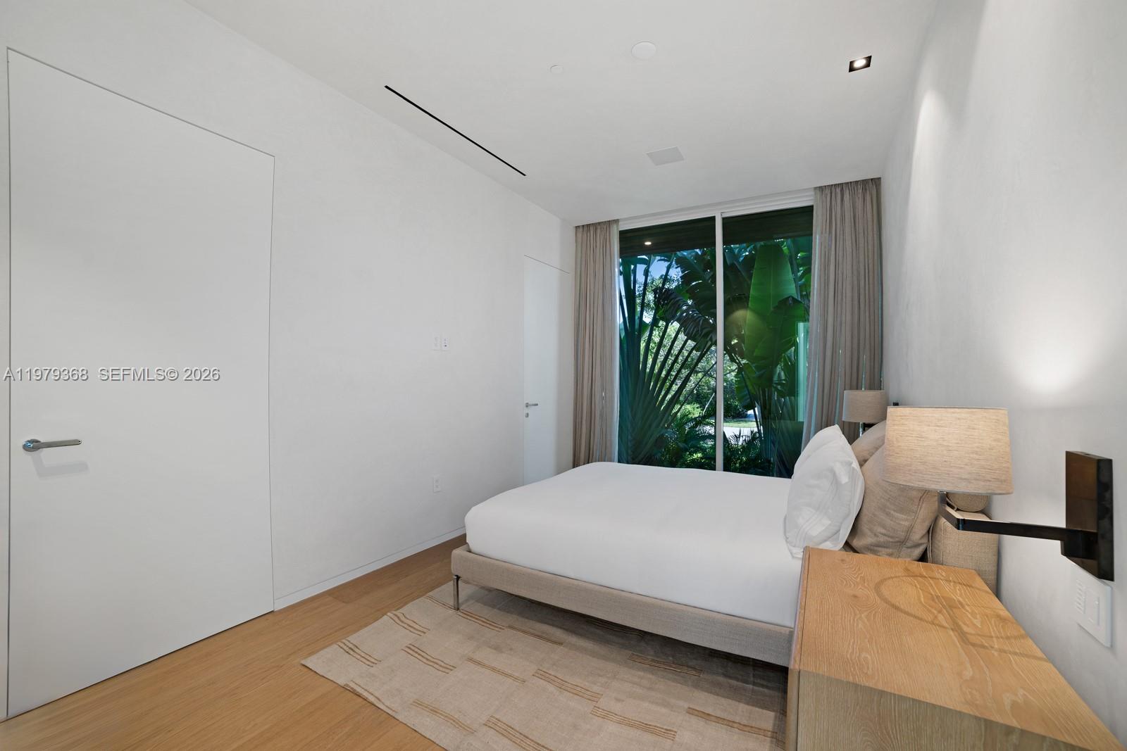 1051 W 48th St #4, Miami Beach FL 33140