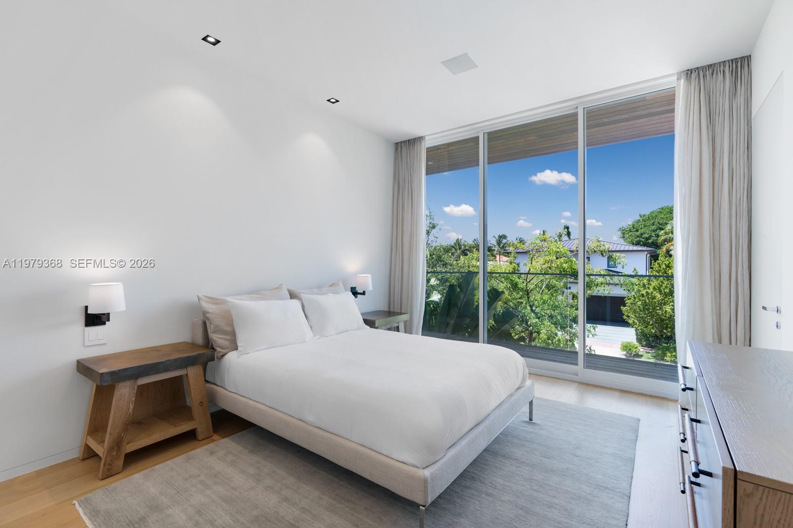 1051 W 48th St #4, Miami Beach FL 33140