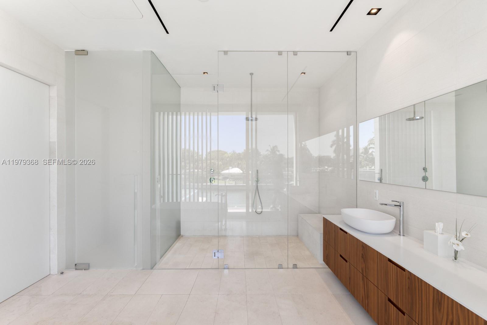 1051 W 48th St #4, Miami Beach FL 33140