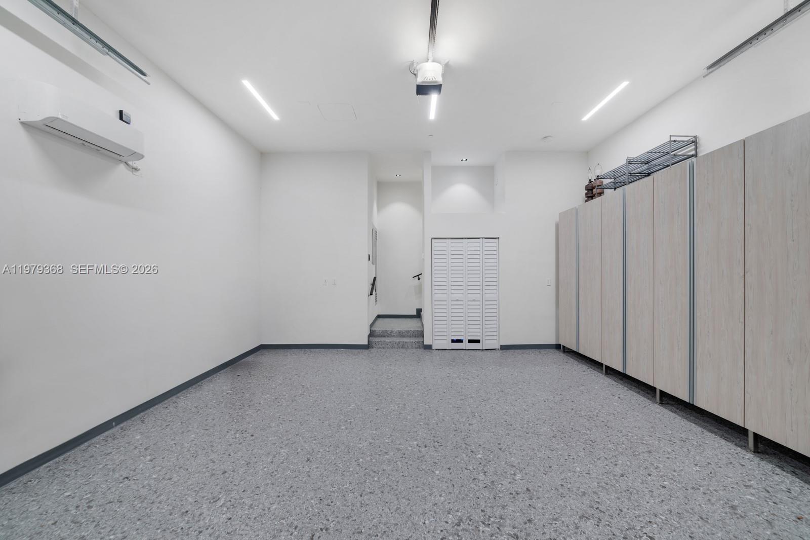 1051 W 48th St #4, Miami Beach FL 33140