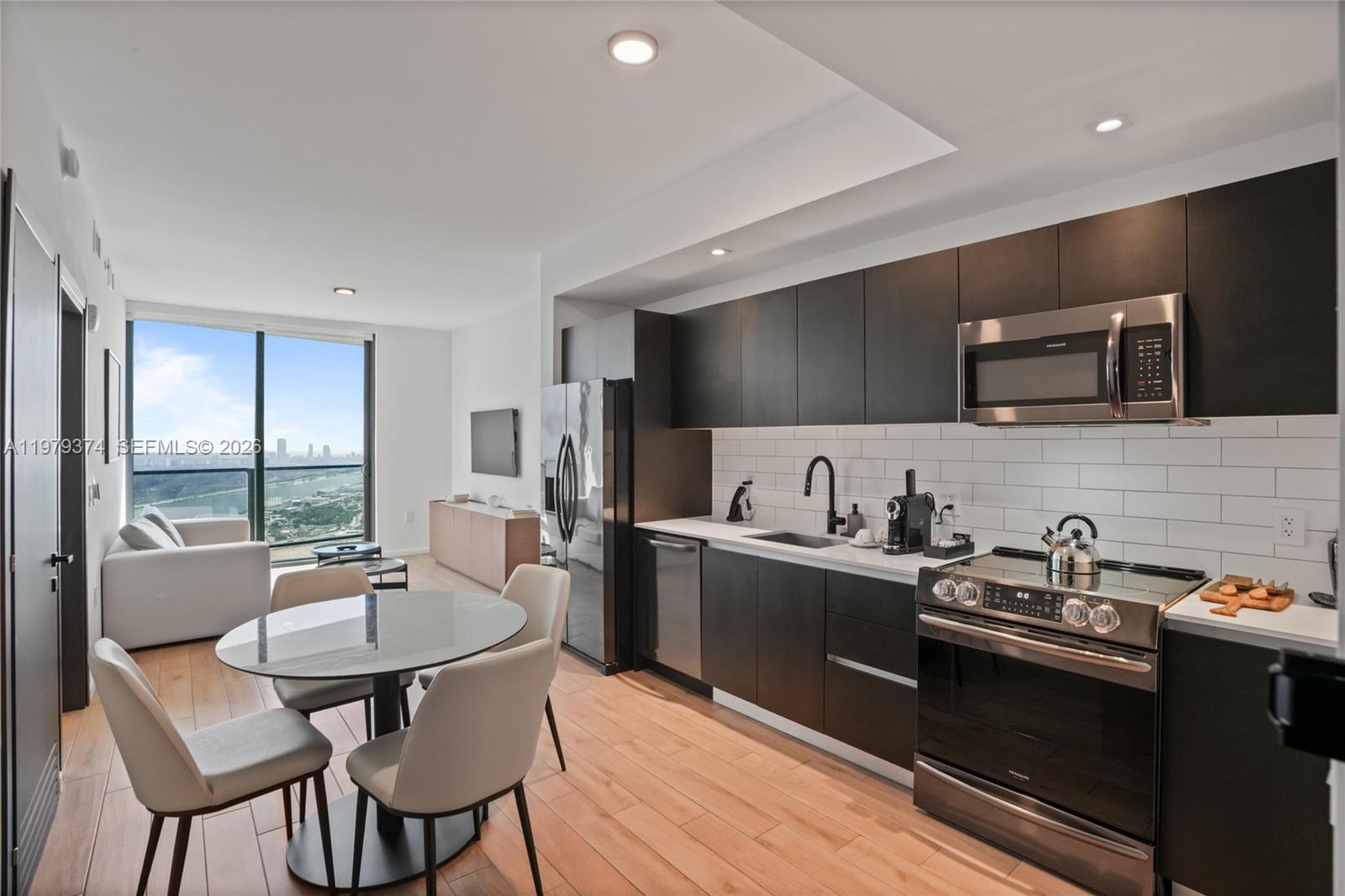 398 NE 5th St #4410, Miami FL 33132