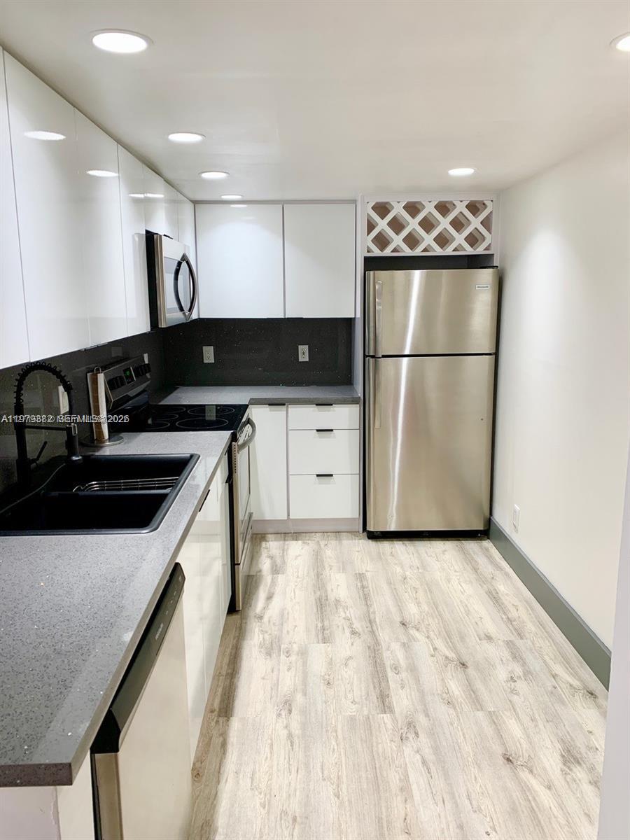 200 SE 15th Rd #3J, Miami FL 33129