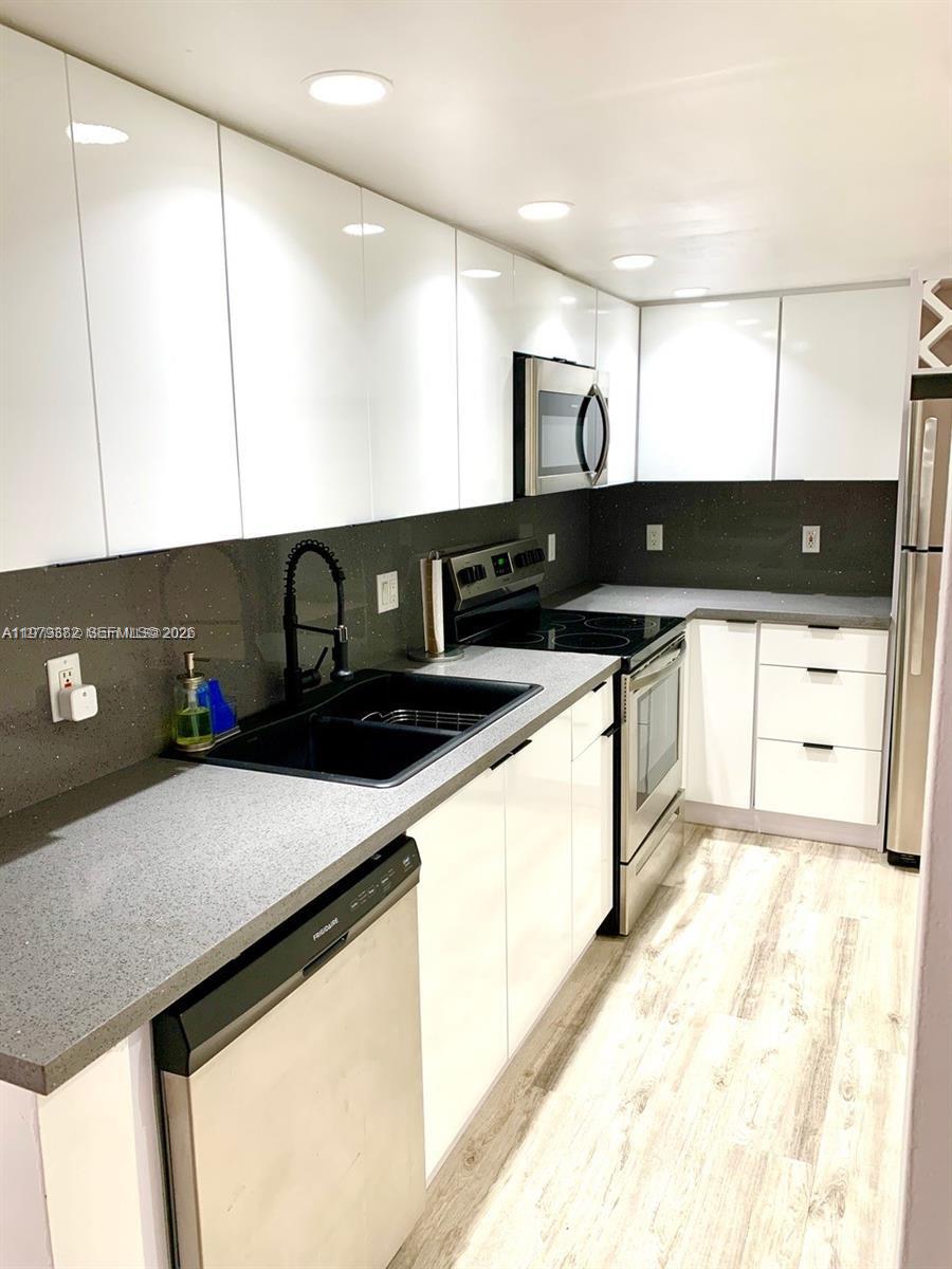200 SE 15th Rd #3J, Miami FL 33129