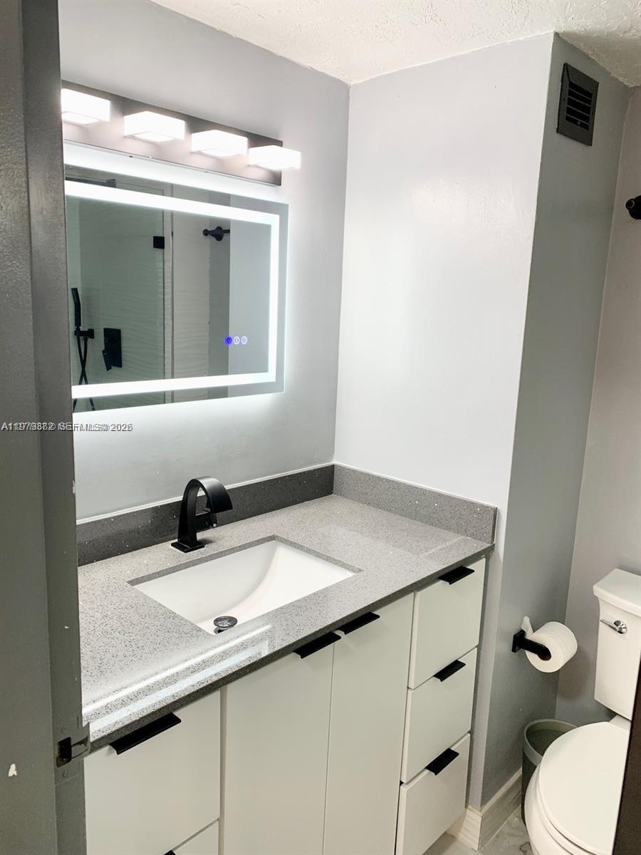 200 SE 15th Rd #3J, Miami FL 33129