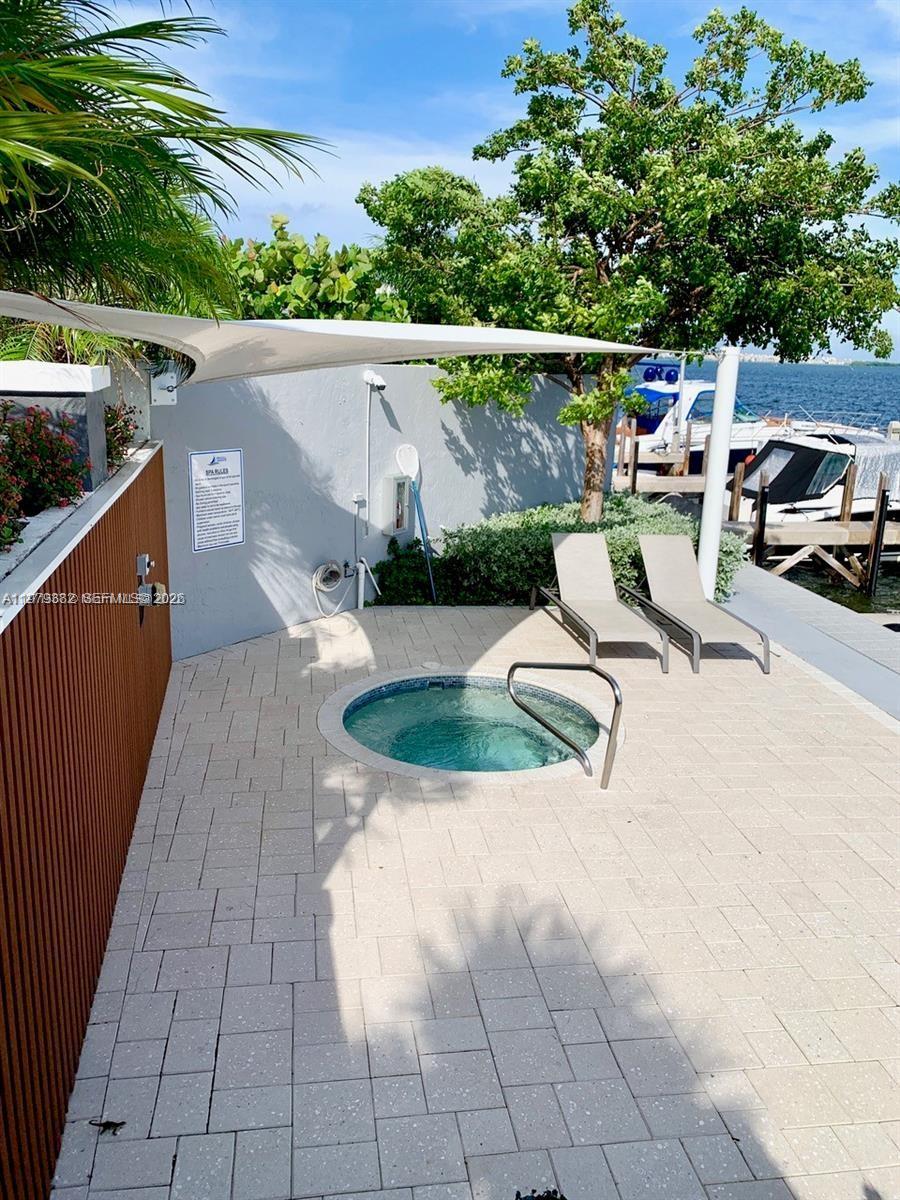 200 SE 15th Rd #3J, Miami FL 33129