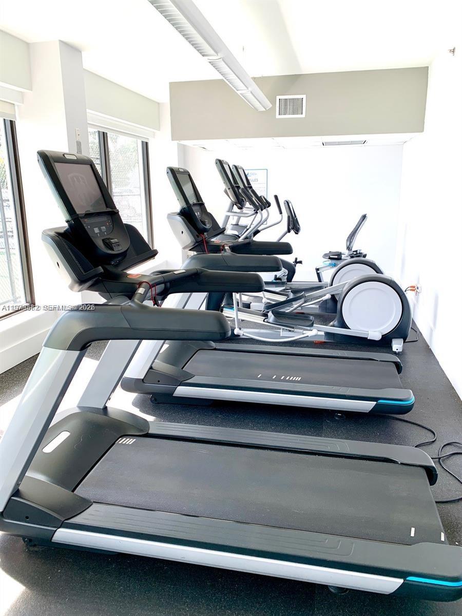 200 SE 15th Rd #3J, Miami FL 33129