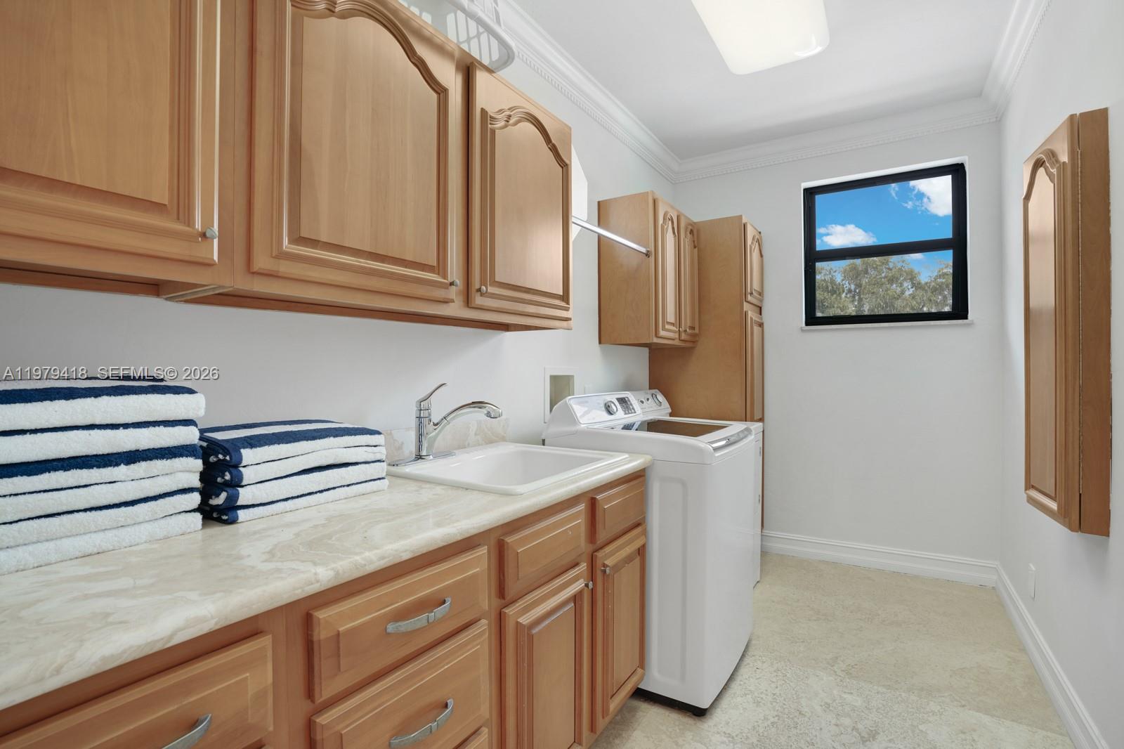168 Fiesta Way, Fort Lauderdale FL 33301