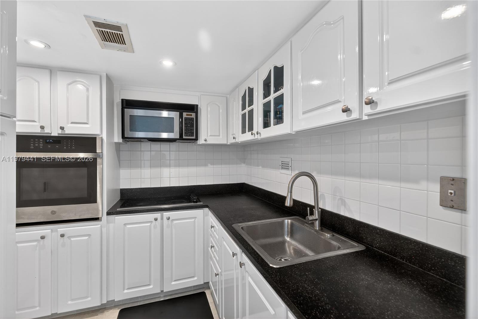 1000 West Ave #923, Miami Beach FL 33139