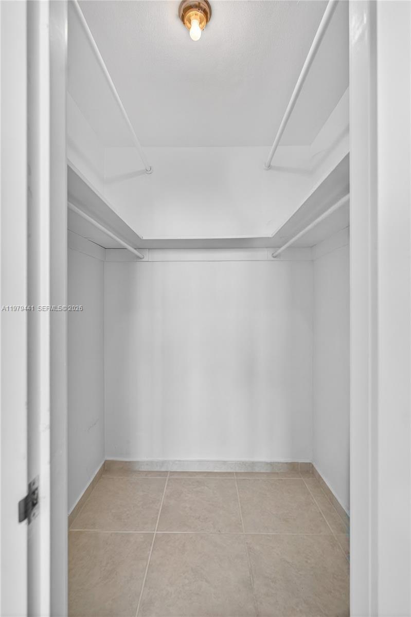 1000 West Ave #923, Miami Beach FL 33139