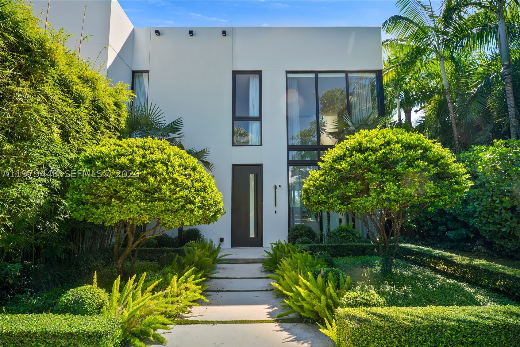 5501 Pine Tree Dr, Miami Beach FL 33140
