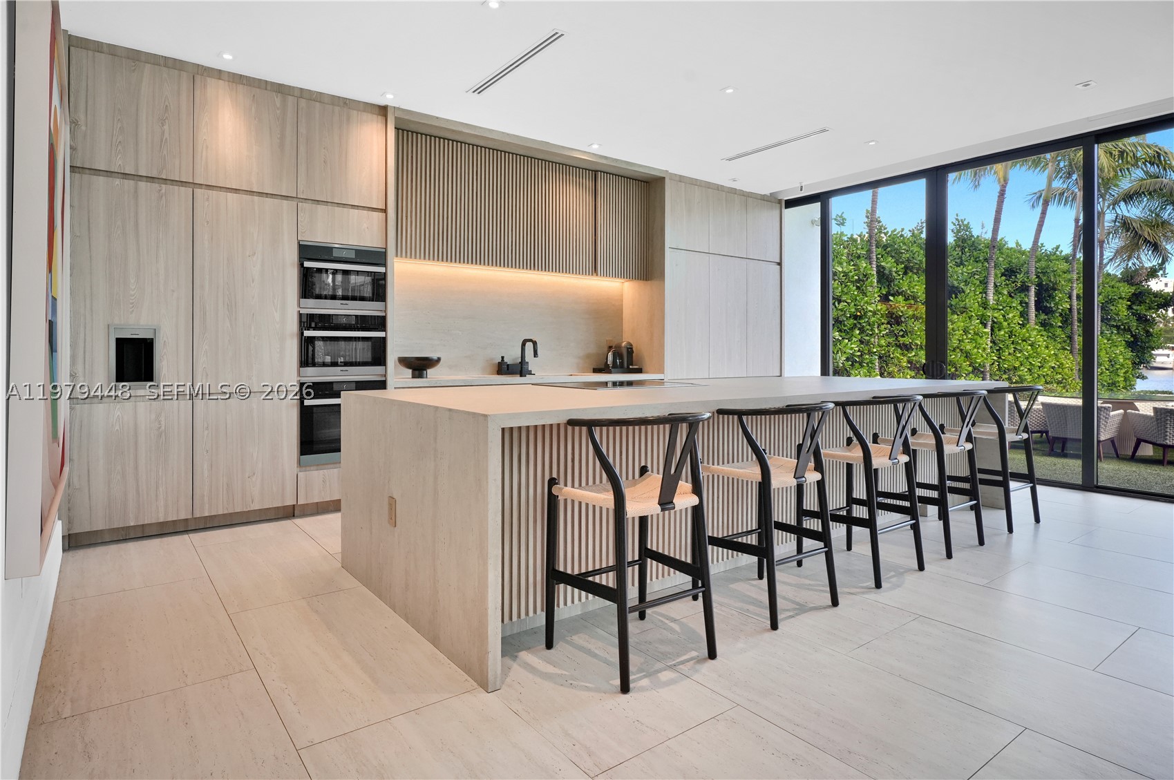 5501 Pine Tree Dr, Miami Beach FL 33140