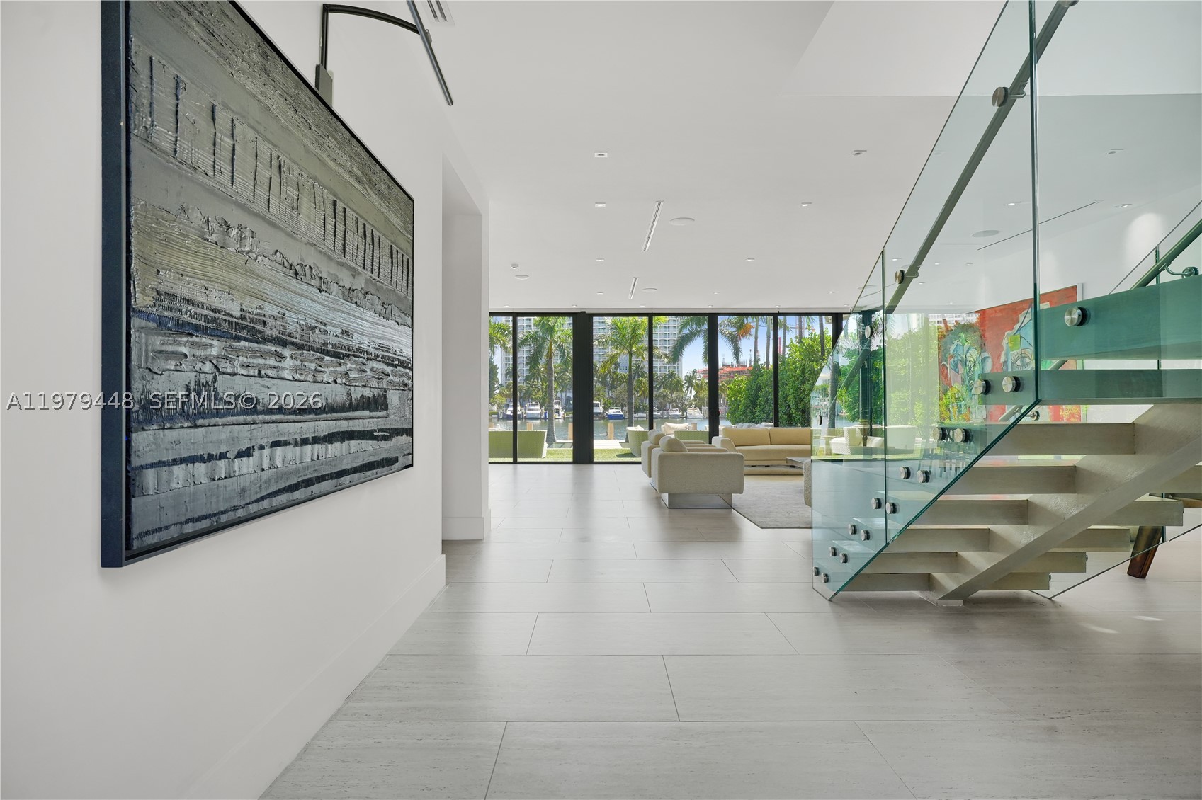 5501 Pine Tree Dr, Miami Beach FL 33140