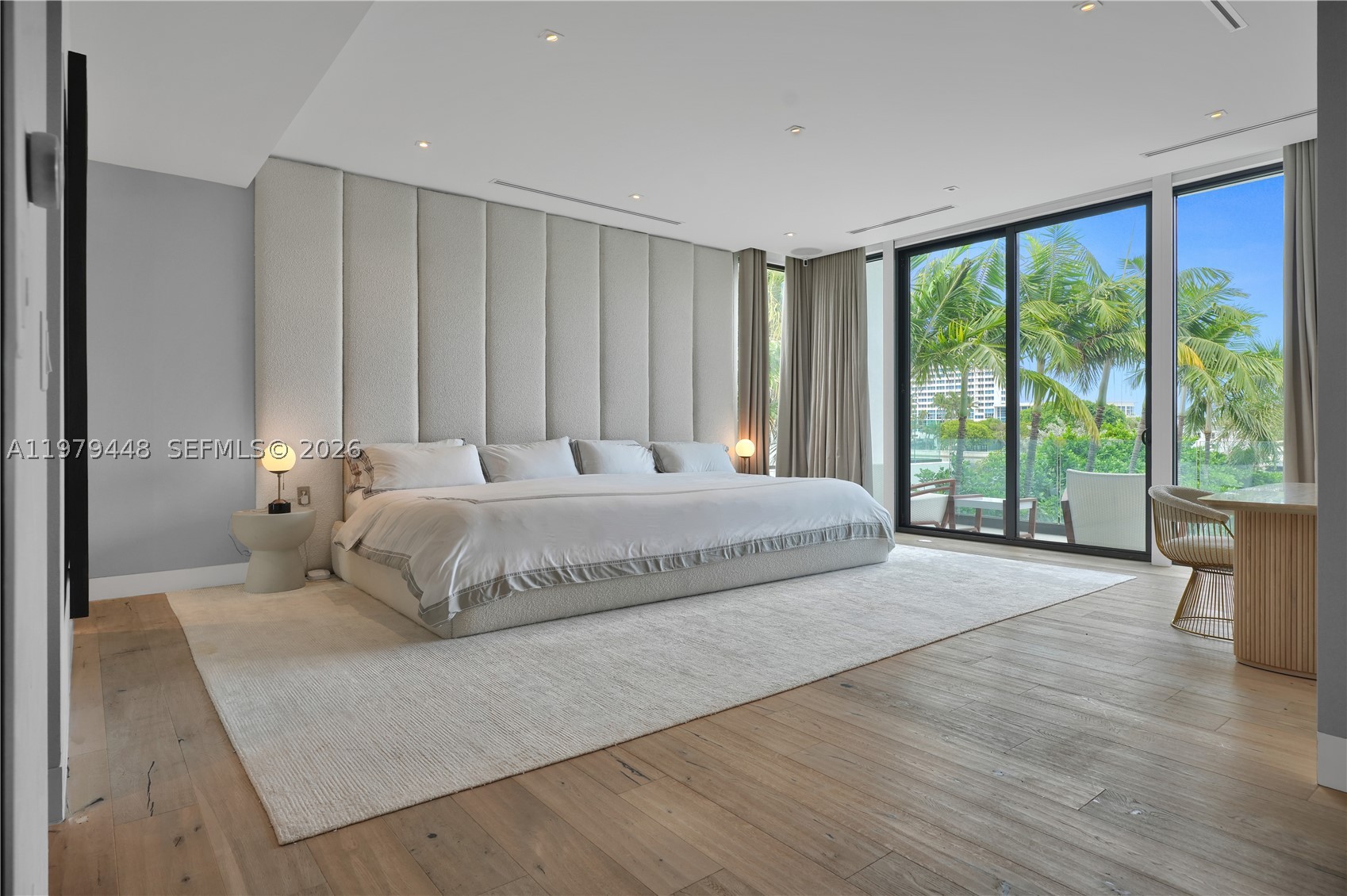 5501 Pine Tree Dr, Miami Beach FL 33140