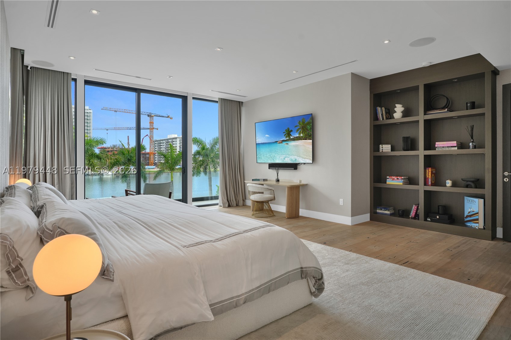 5501 Pine Tree Dr, Miami Beach FL 33140