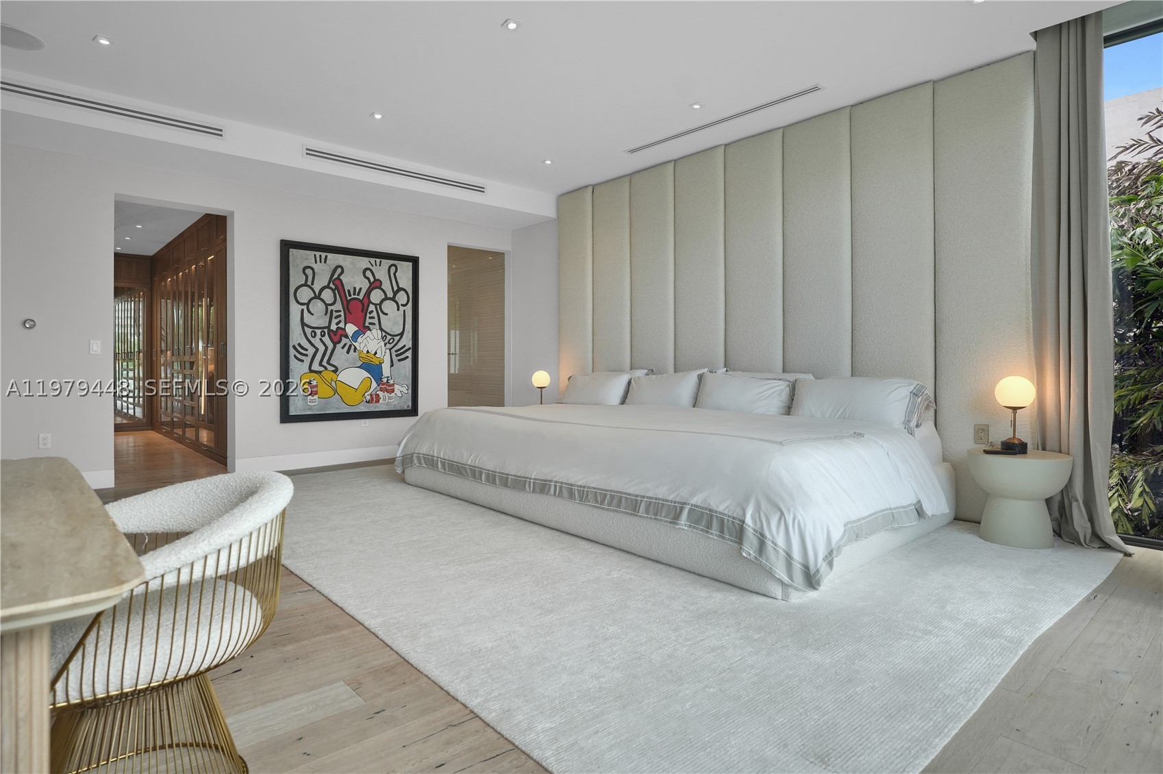 5501 Pine Tree Dr, Miami Beach FL 33140