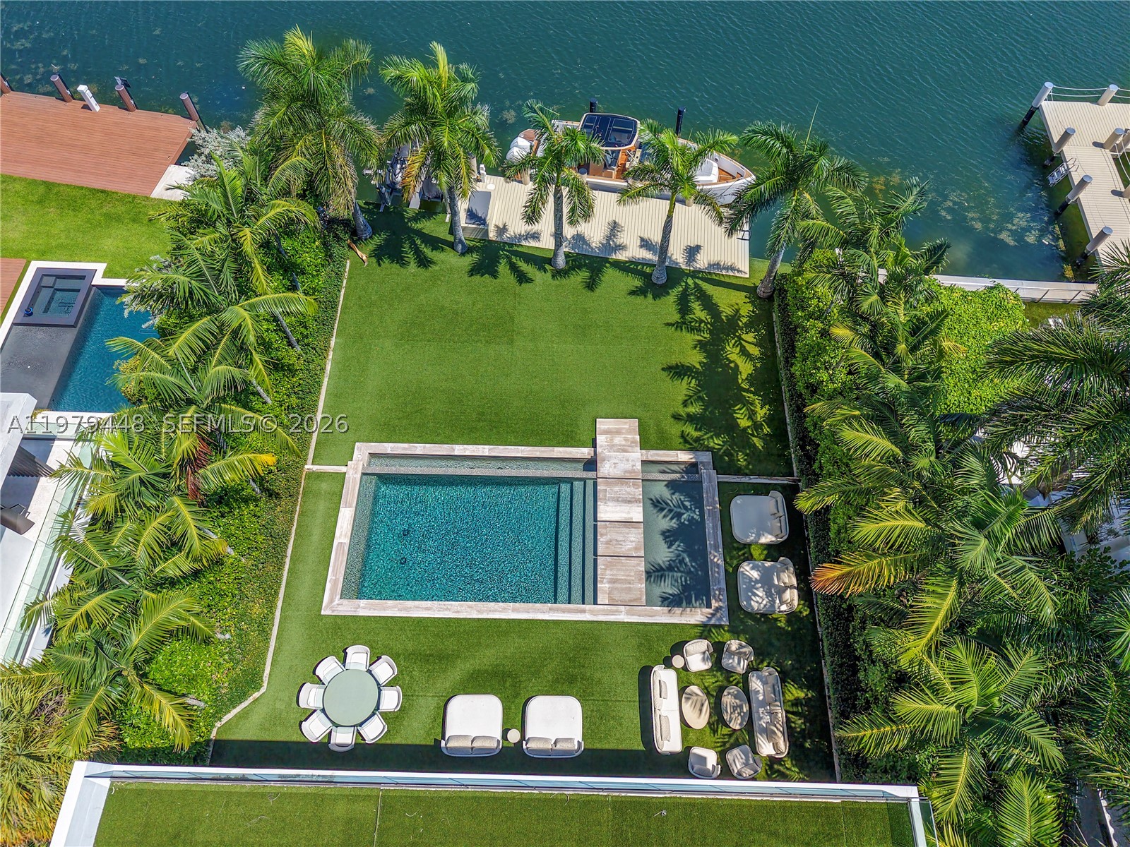 5501 Pine Tree Dr, Miami Beach FL 33140