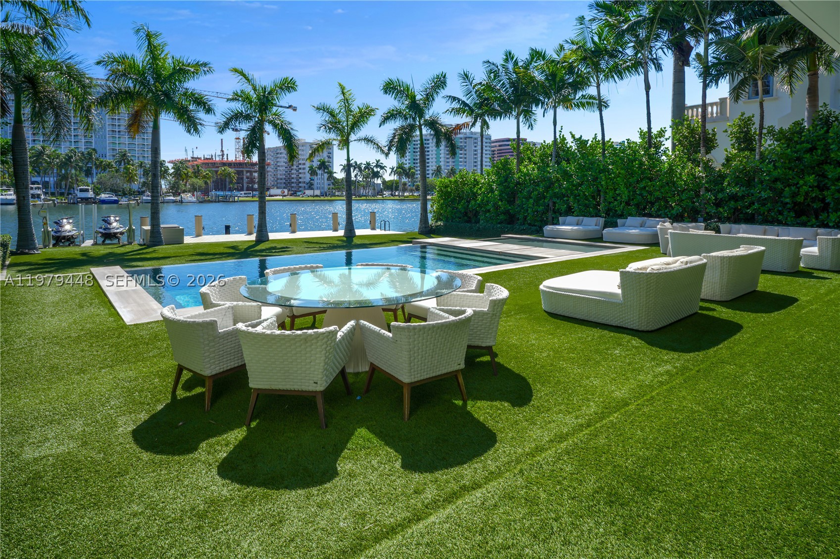 5501 Pine Tree Dr, Miami Beach FL 33140