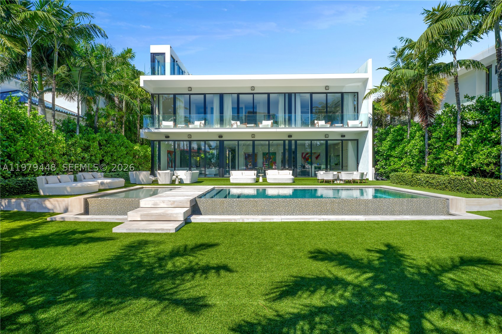 5501 Pine Tree Dr, Miami Beach FL 33140