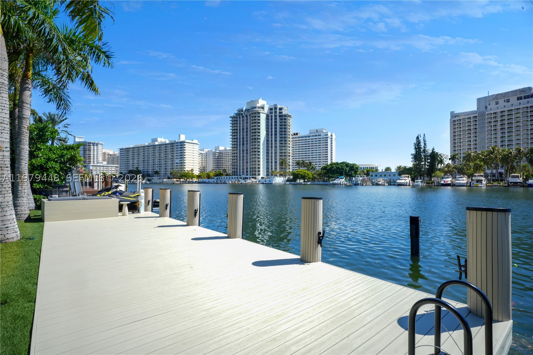 5501 Pine Tree Dr, Miami Beach FL 33140