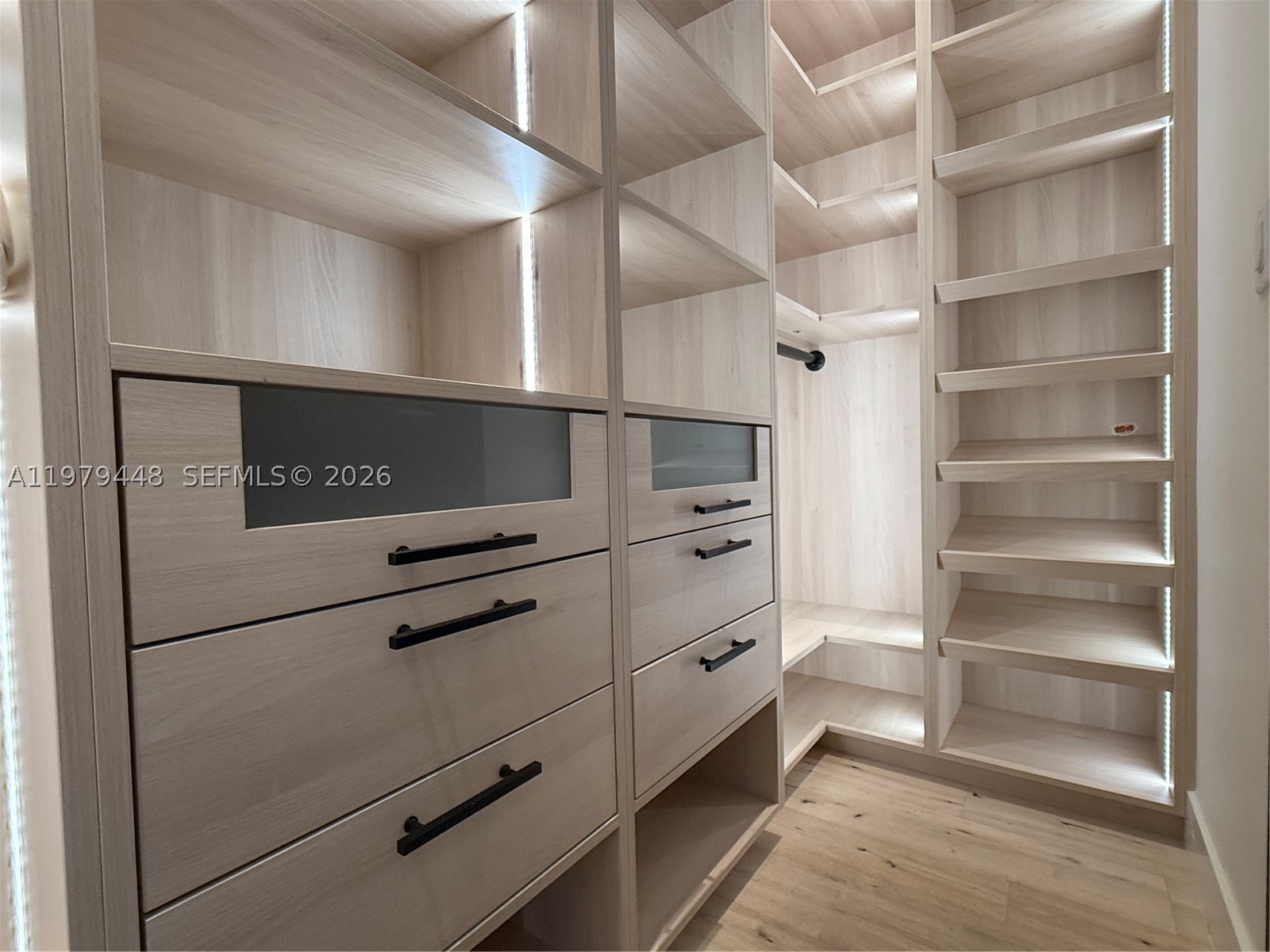 5501 Pine Tree Dr, Miami Beach FL 33140