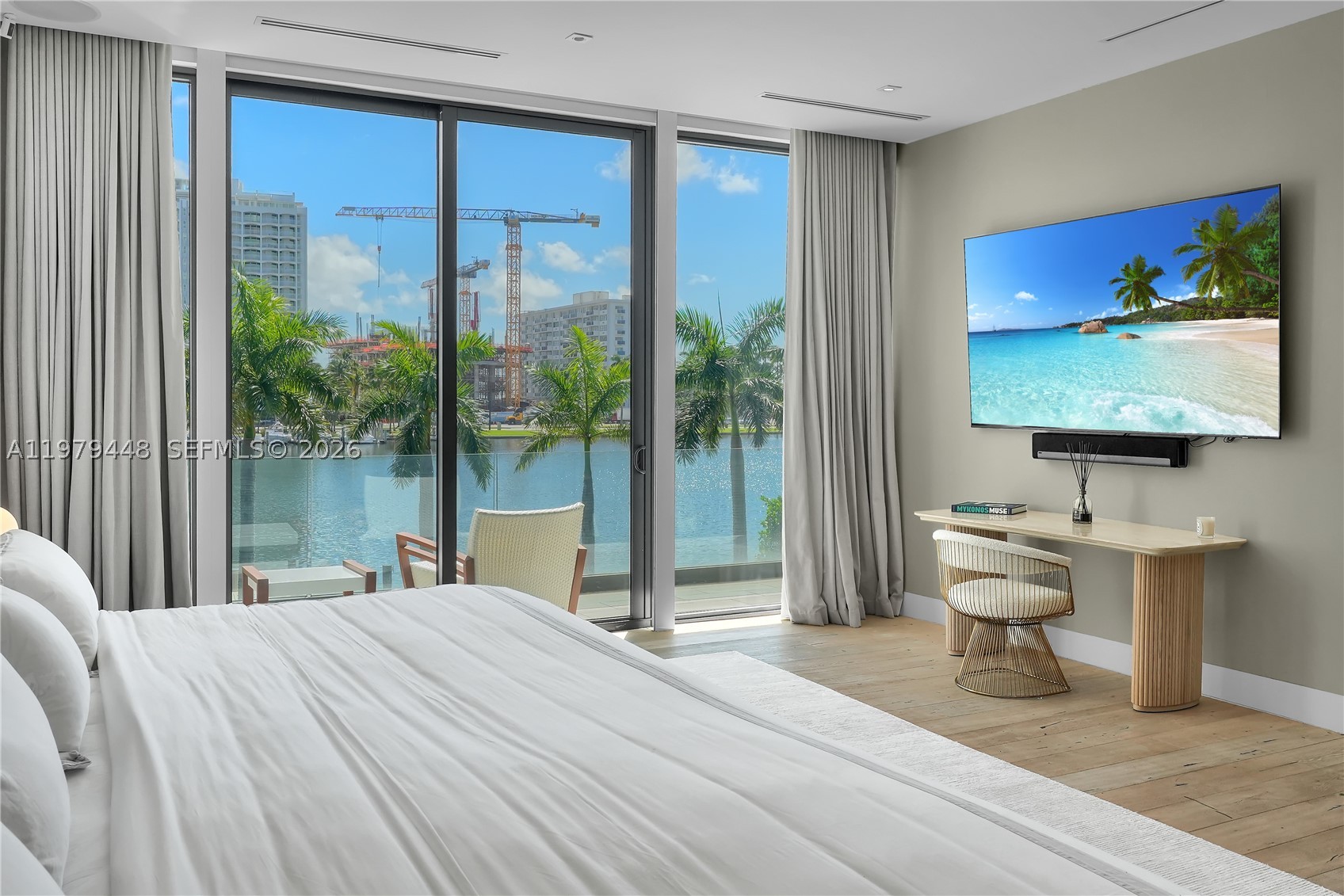 5501 Pine Tree Dr, Miami Beach FL 33140