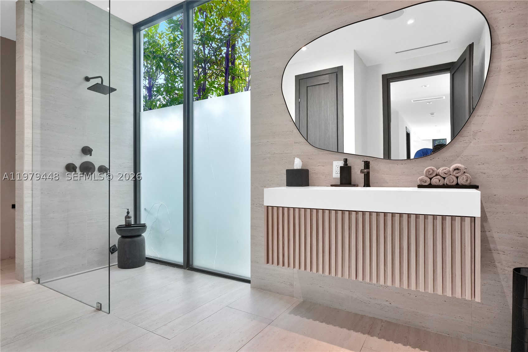 5501 Pine Tree Dr, Miami Beach FL 33140