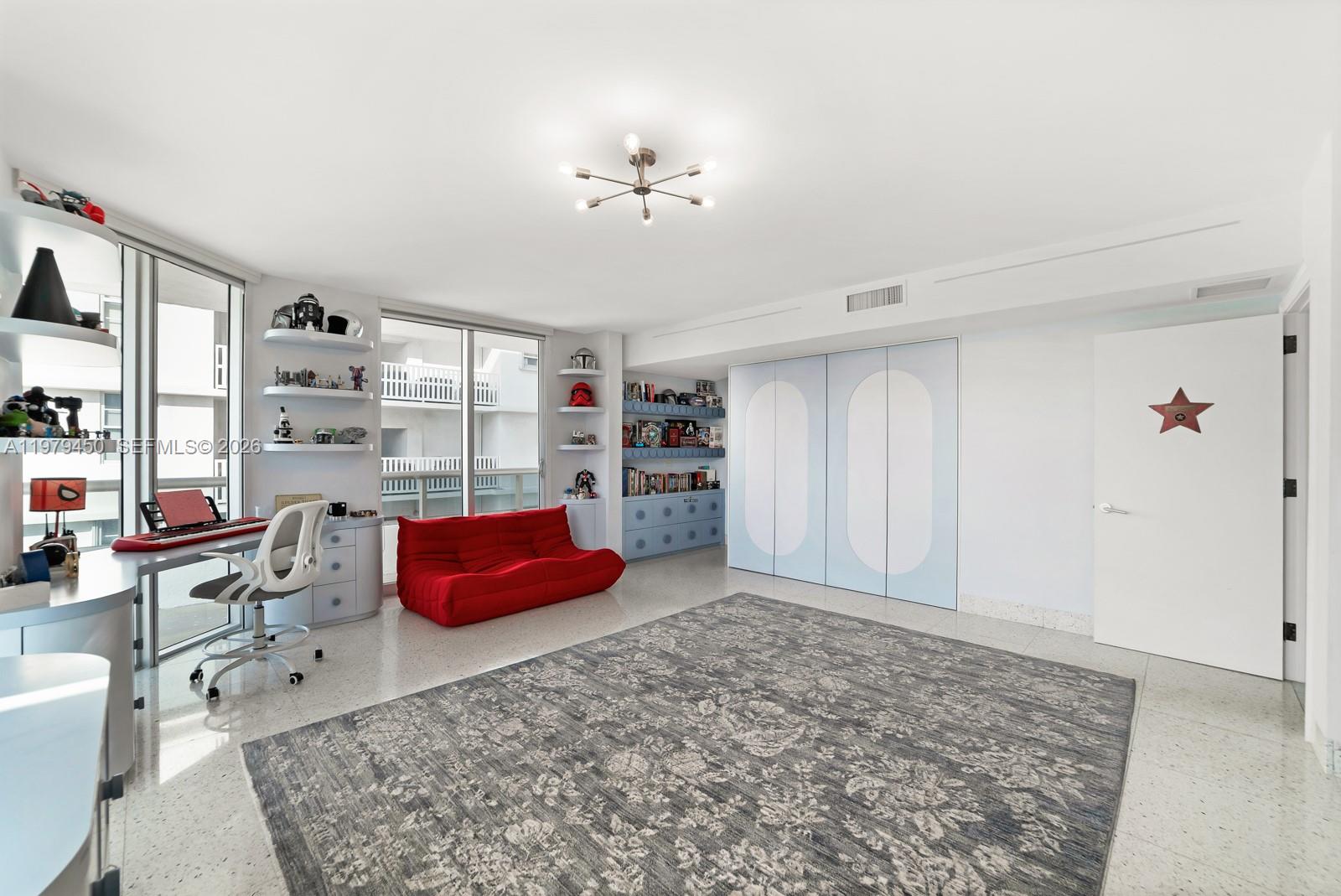 5801 Collins Ave #1200, Miami Beach FL 33140