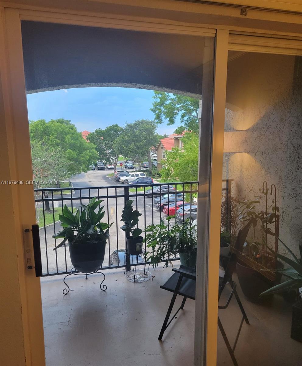 11700 SW 2 #13307, Pembroke Pines FL 33025