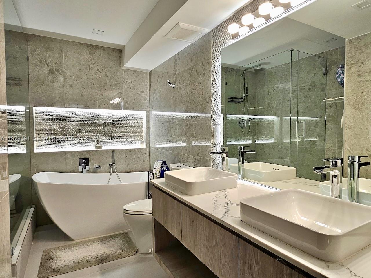 900 Bay Dr #524, Miami Beach FL 33141