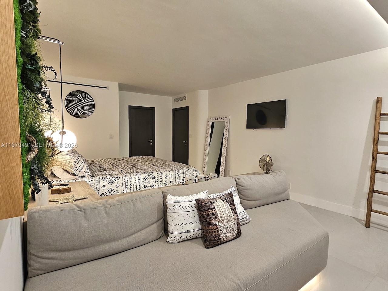 900 Bay Dr #524, Miami Beach FL 33141