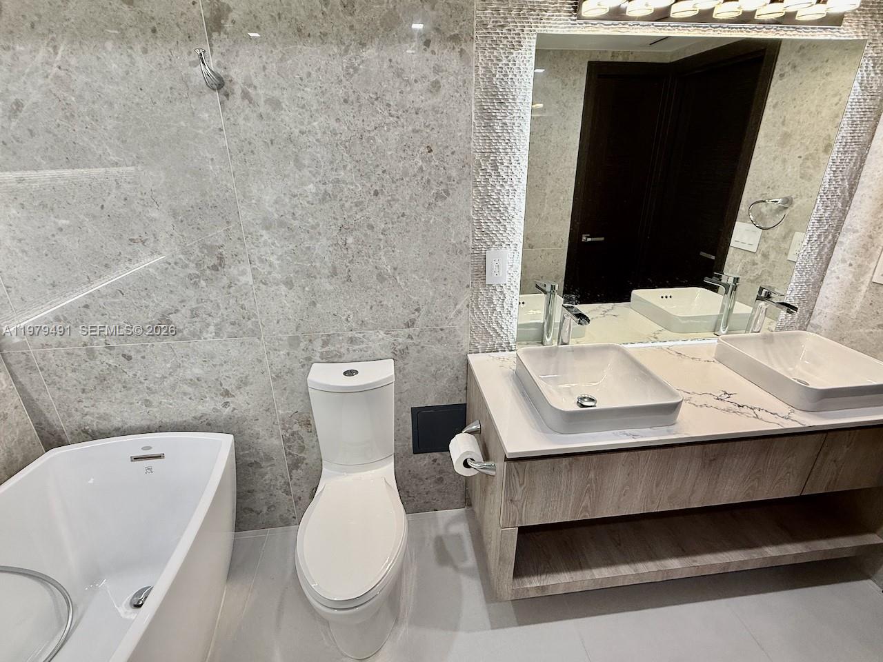 900 Bay Dr #524, Miami Beach FL 33141
