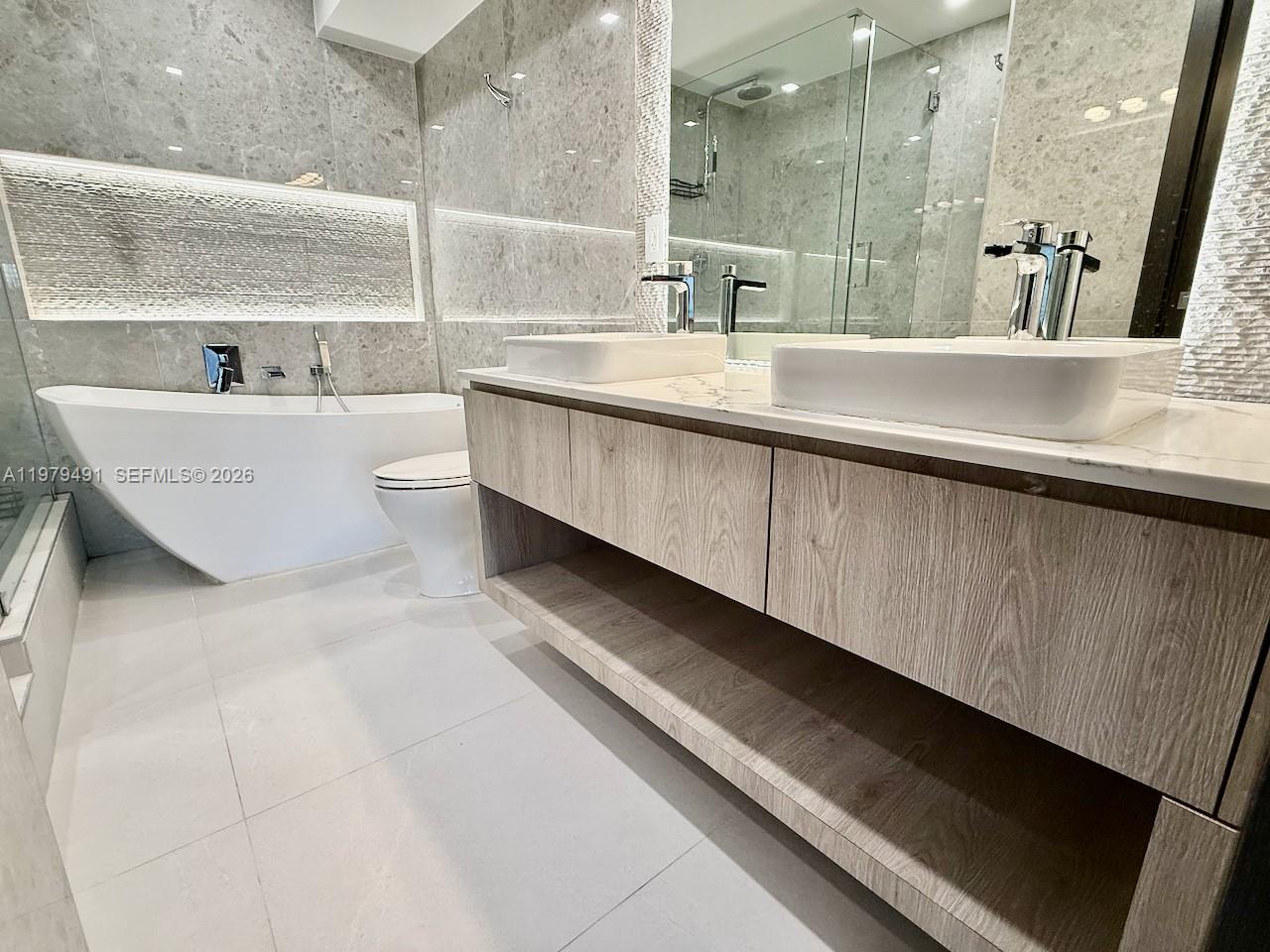 900 Bay Dr #524, Miami Beach FL 33141