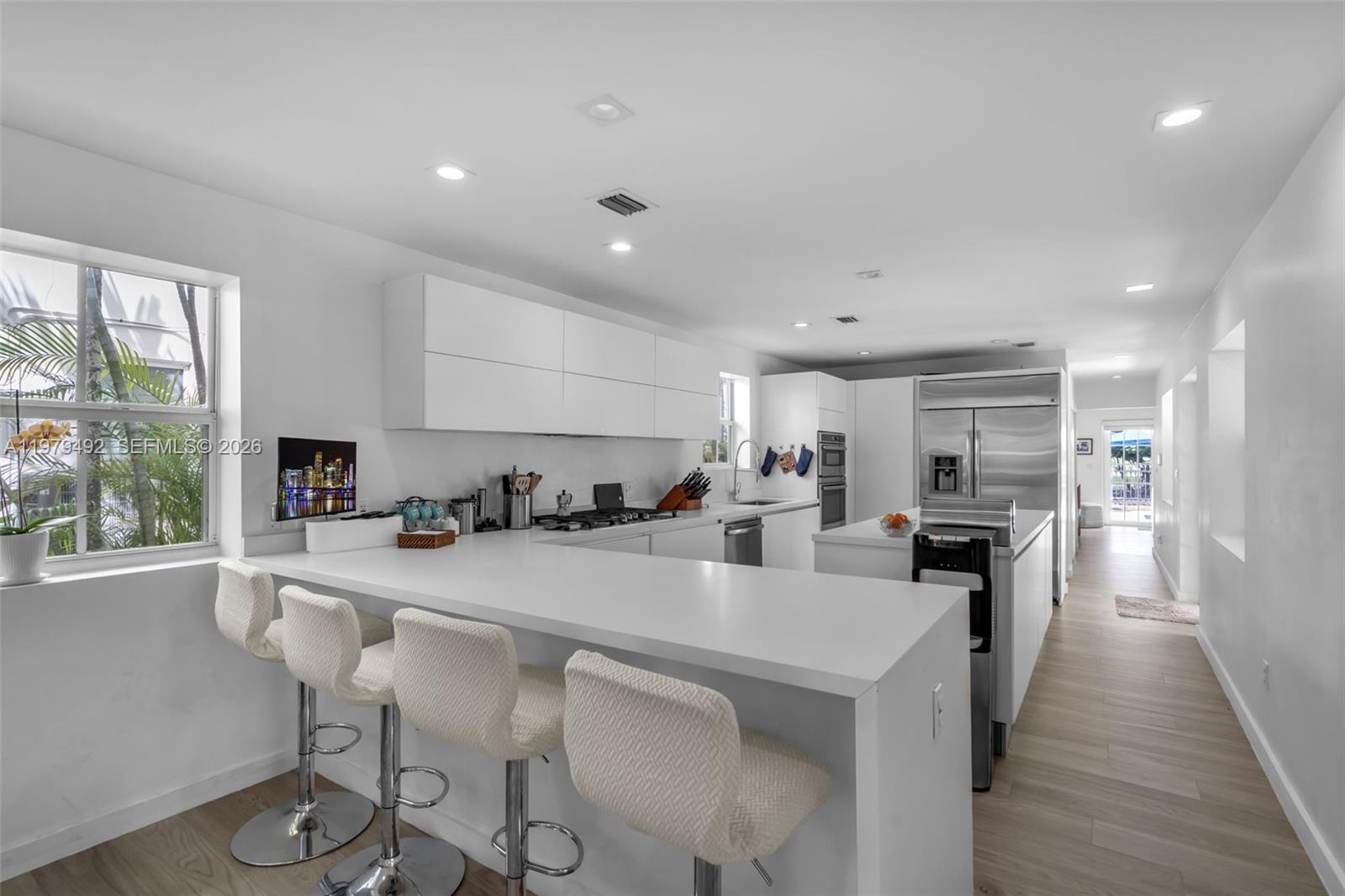 707 W 54th St, Miami Beach FL 33140