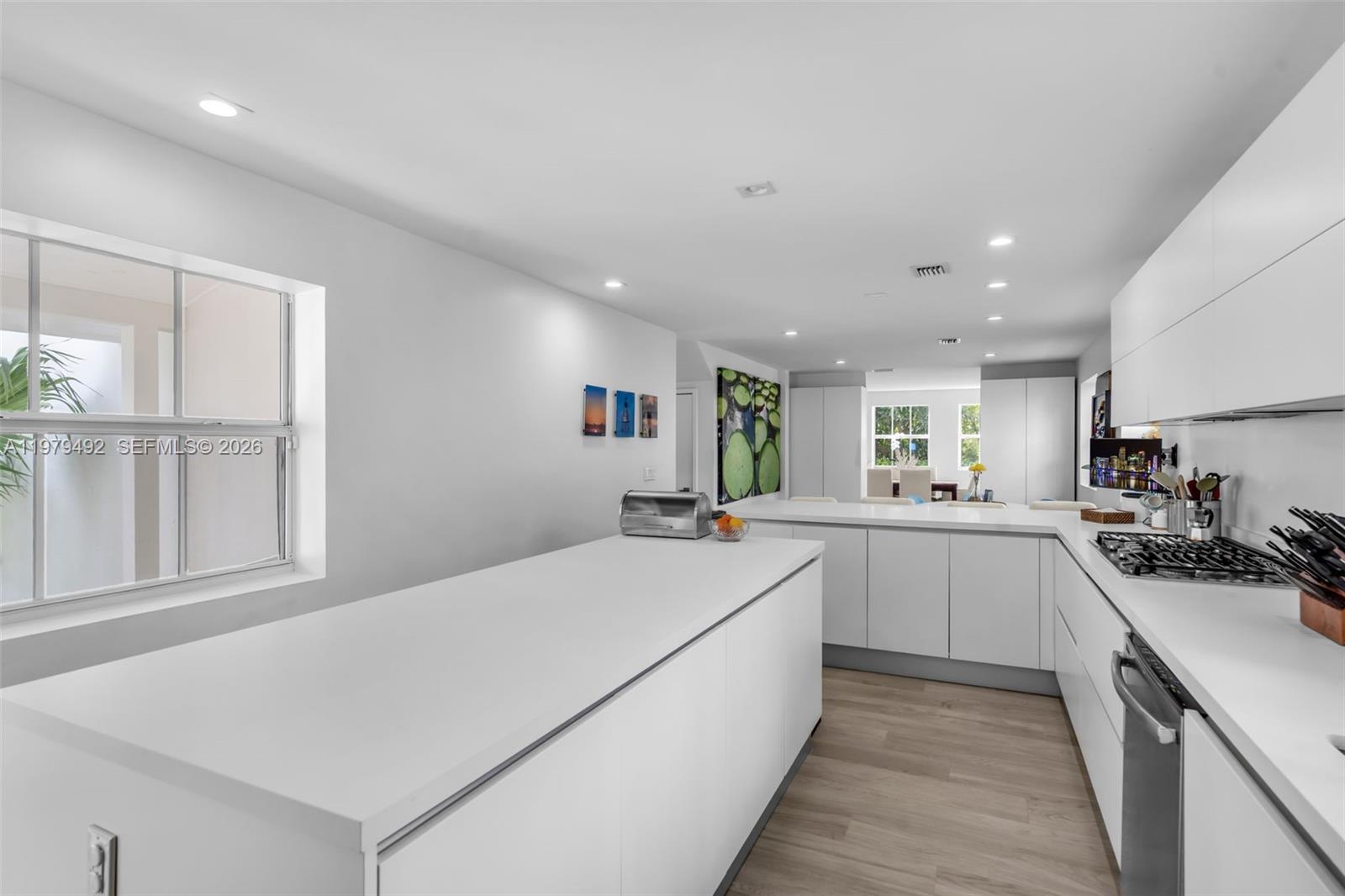 707 W 54th St, Miami Beach FL 33140