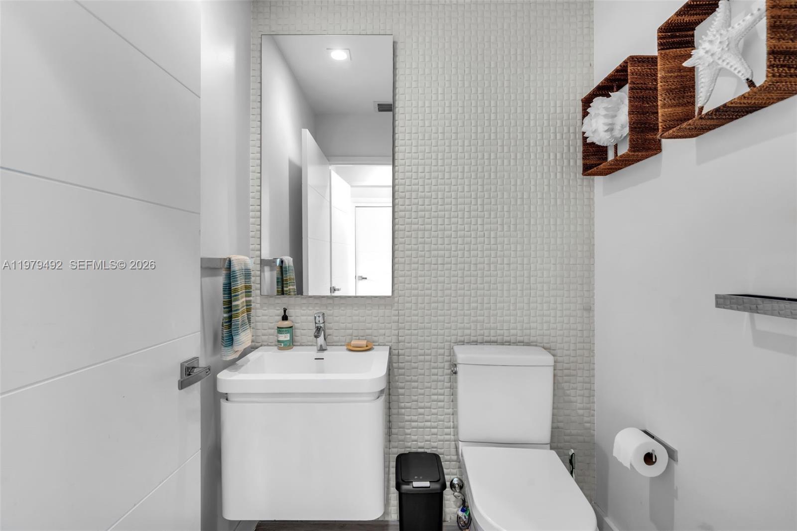707 W 54th St, Miami Beach FL 33140