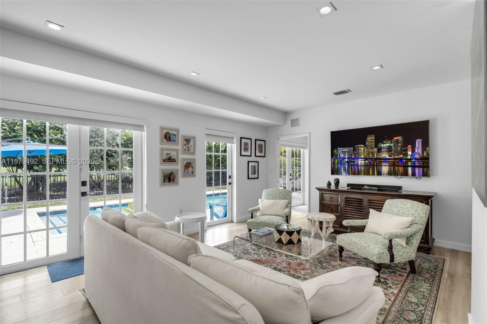 707 W 54th St, Miami Beach FL 33140