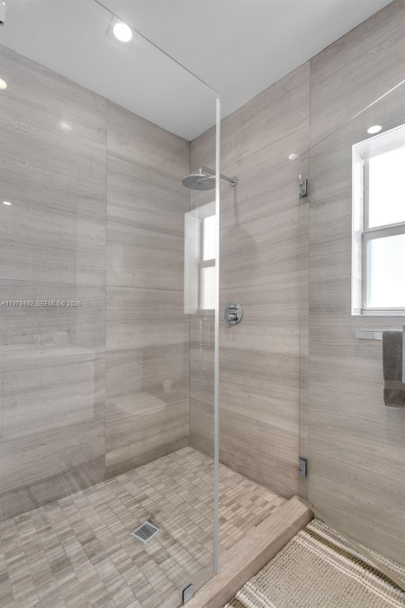 707 W 54th St, Miami Beach FL 33140