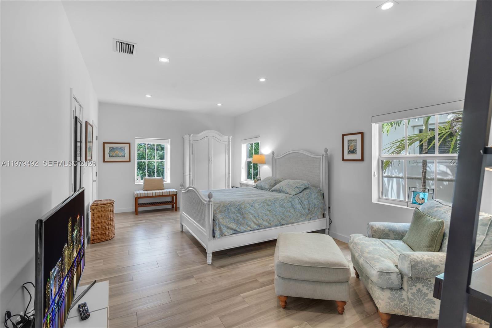 707 W 54th St, Miami Beach FL 33140
