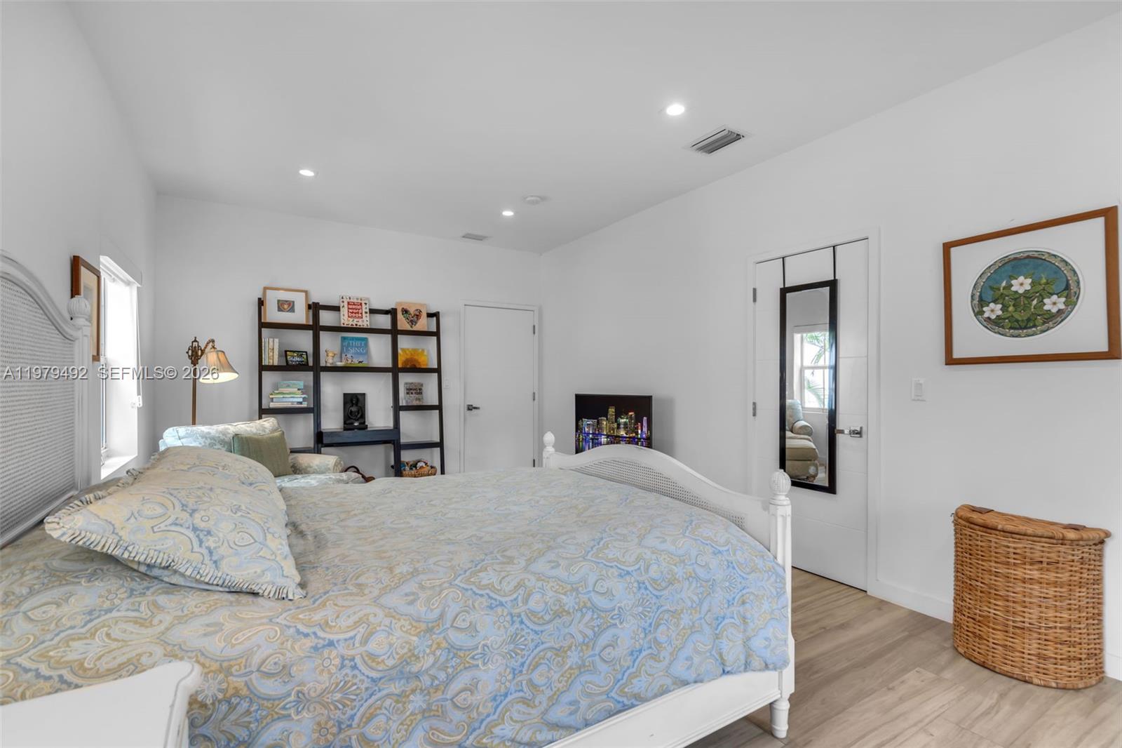 707 W 54th St, Miami Beach FL 33140