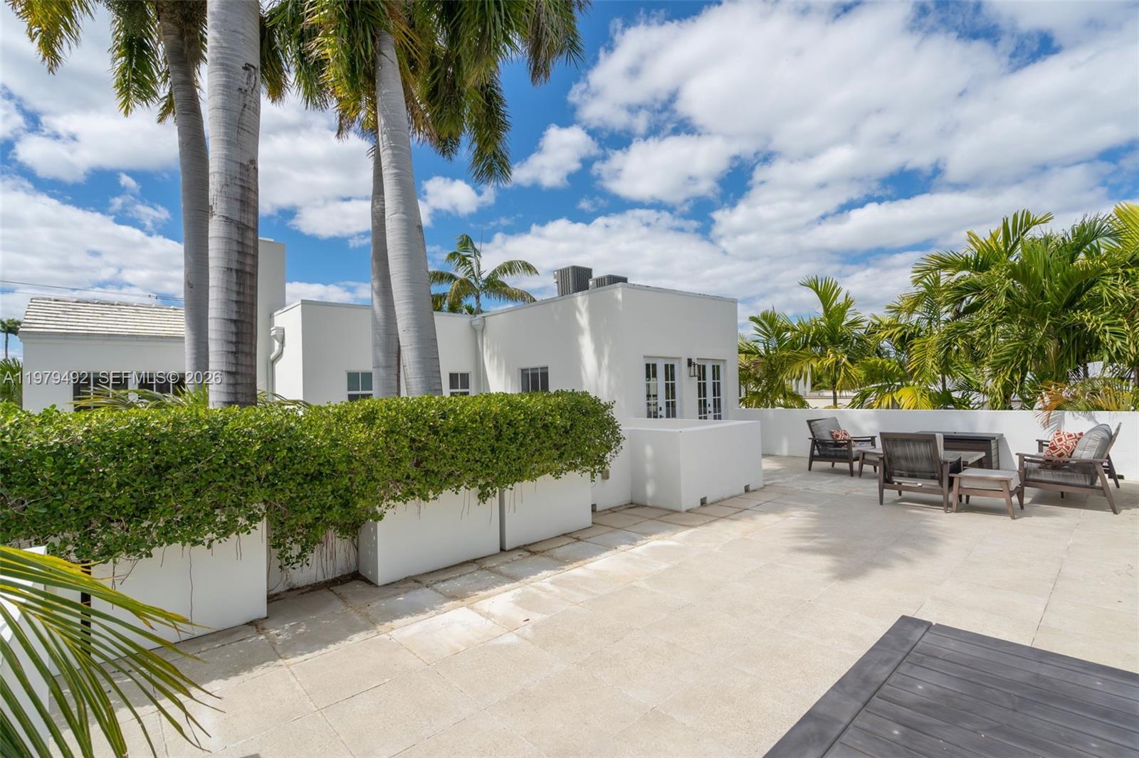 707 W 54th St, Miami Beach FL 33140