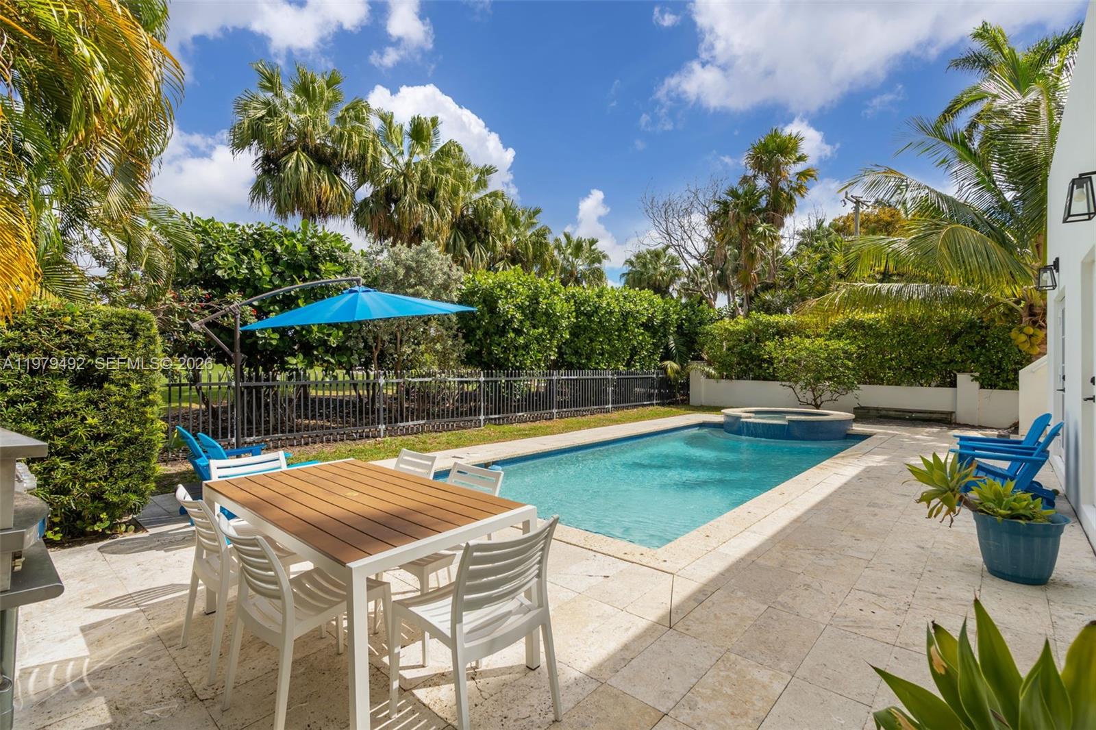 707 W 54th St, Miami Beach FL 33140